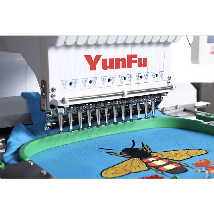 Màquina de brodar plana petita d'un sol cap